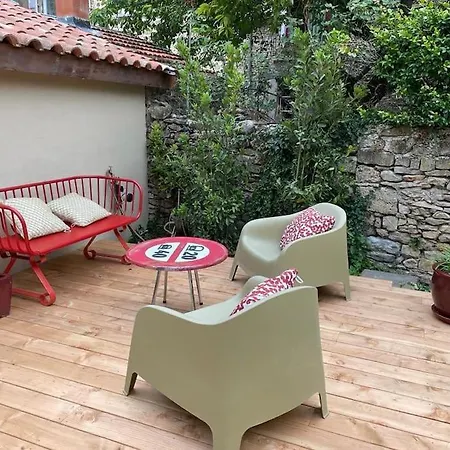 Bienvenu « chez Nous », De Charme *